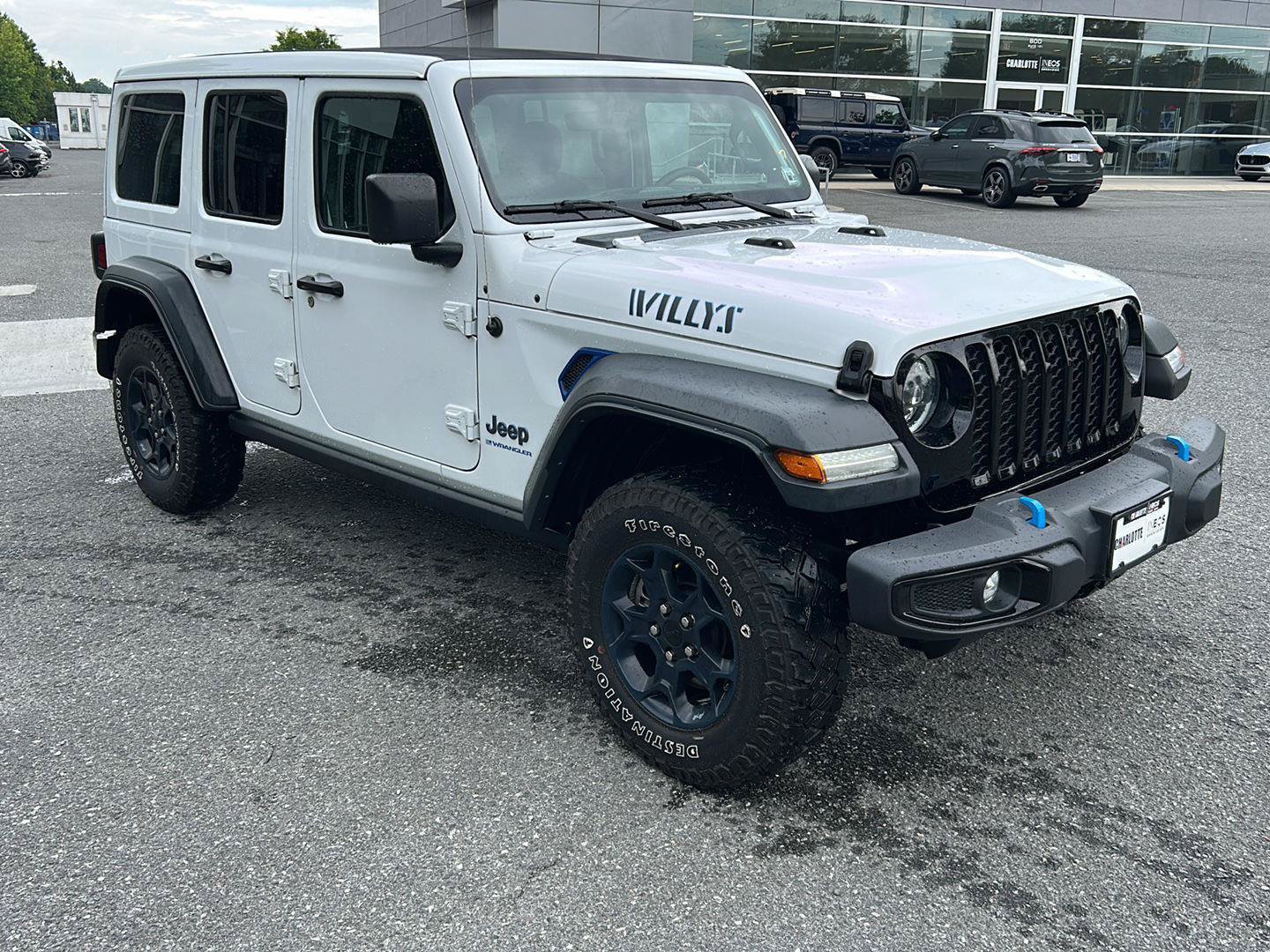 Used 2023 Jeep Wrangler Unlimited w/ Sun & Screen Package AWD/4WD image 7