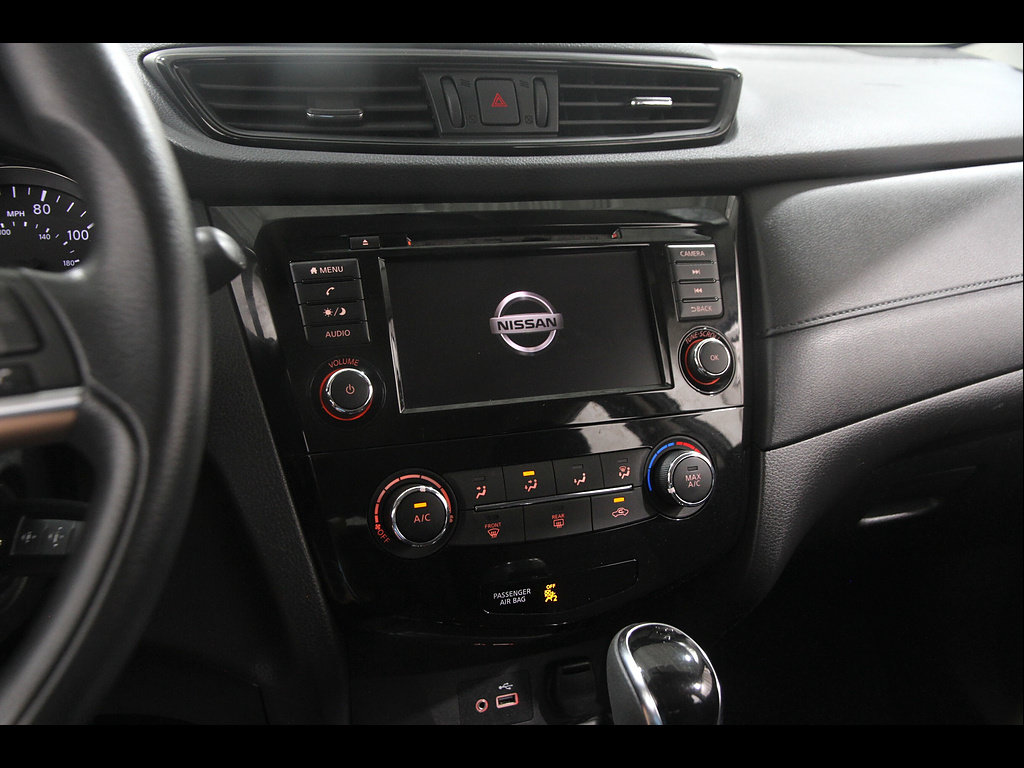 Used 2018 Nissan Rogue S AWD/4WD image 10