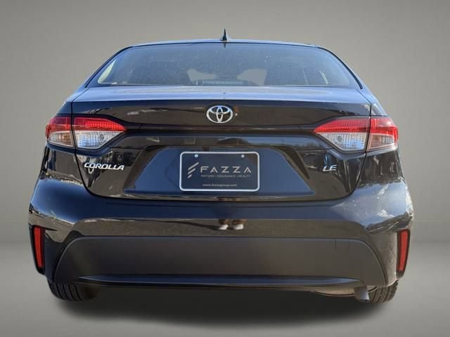 Used 2022 Toyota Corolla LE image 4