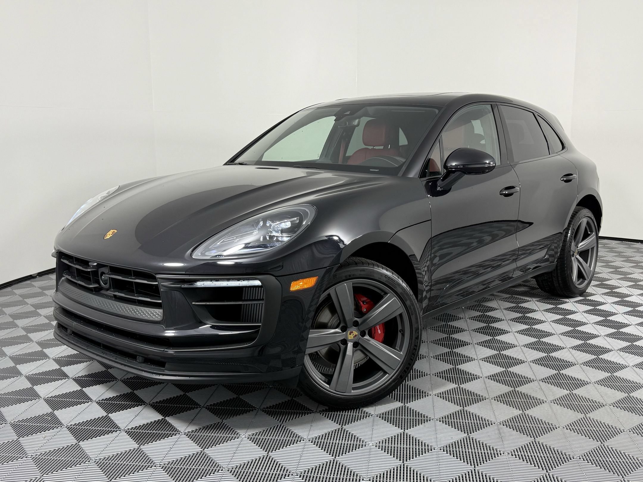 Certified 2026 Porsche Macan S AWD/4WD image 1