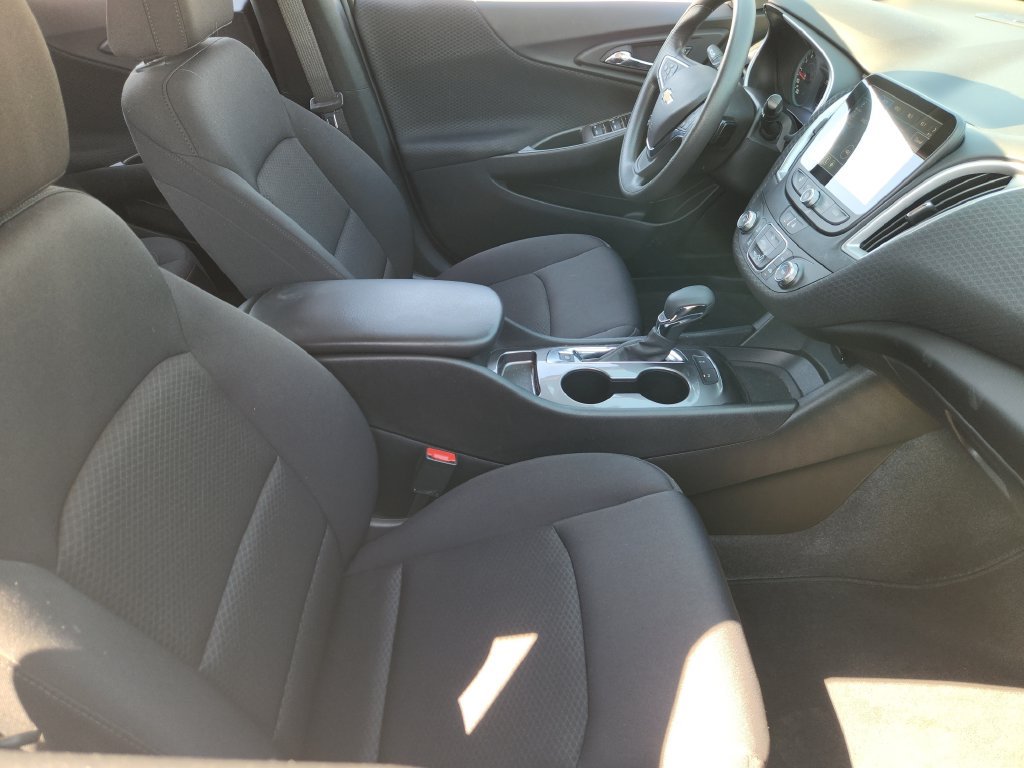 Used 2025 Chevrolet Malibu LS FWD image 10