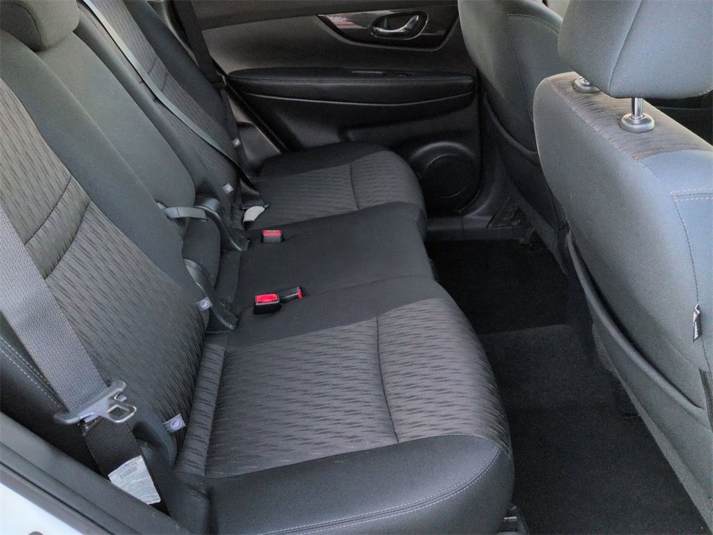 Used 2017 Nissan Rogue S image 24