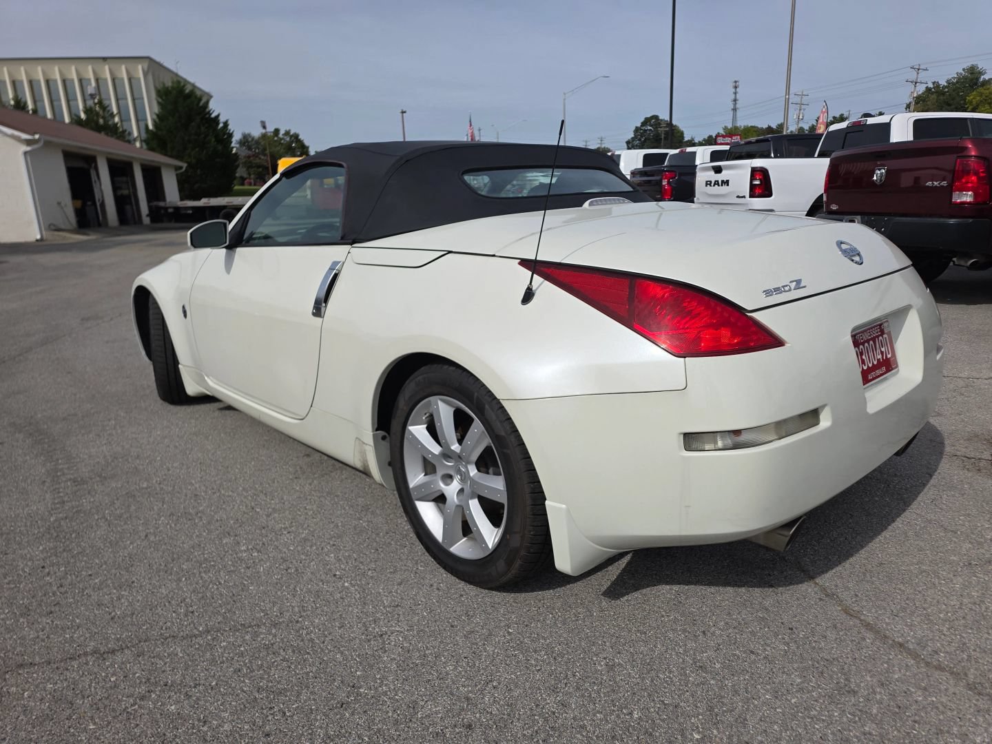 Used 2005 Nissan 350Z Touring RWD image 10
