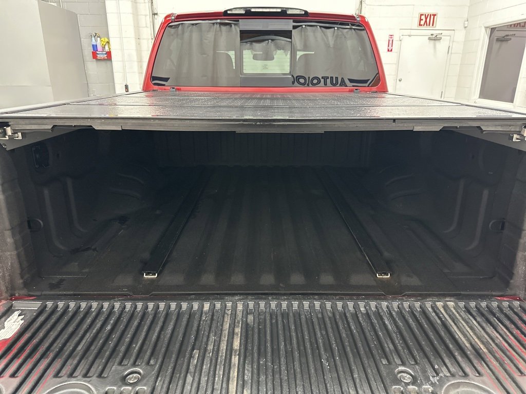 Used 2017 Nissan Titan PRO-4X w/ Pro-4x Convenience Package image 12