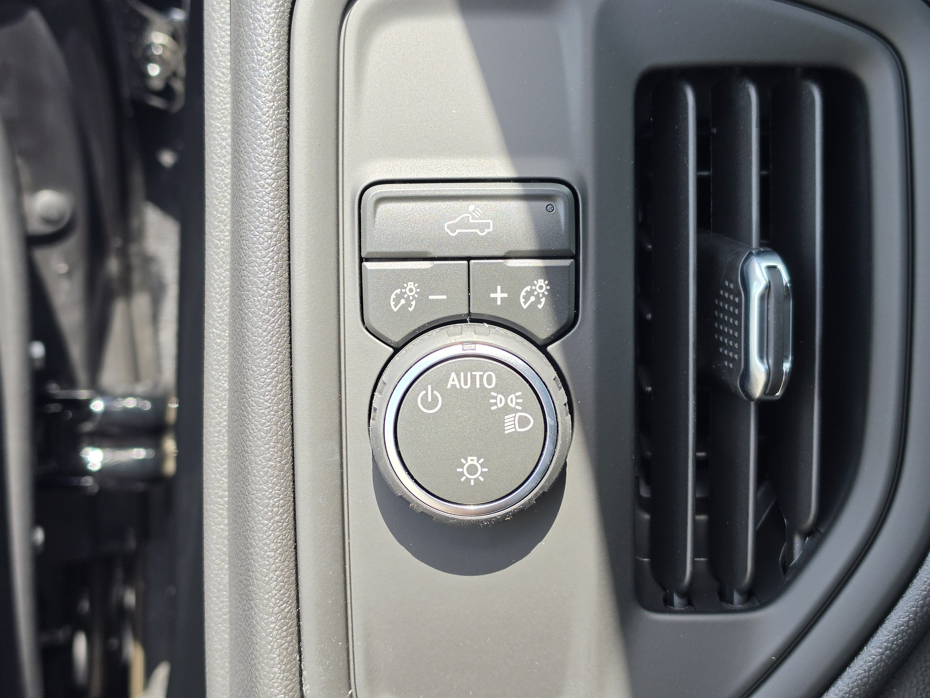 New 2026 Chevrolet Silverado 1500 Custom RWD image 31
