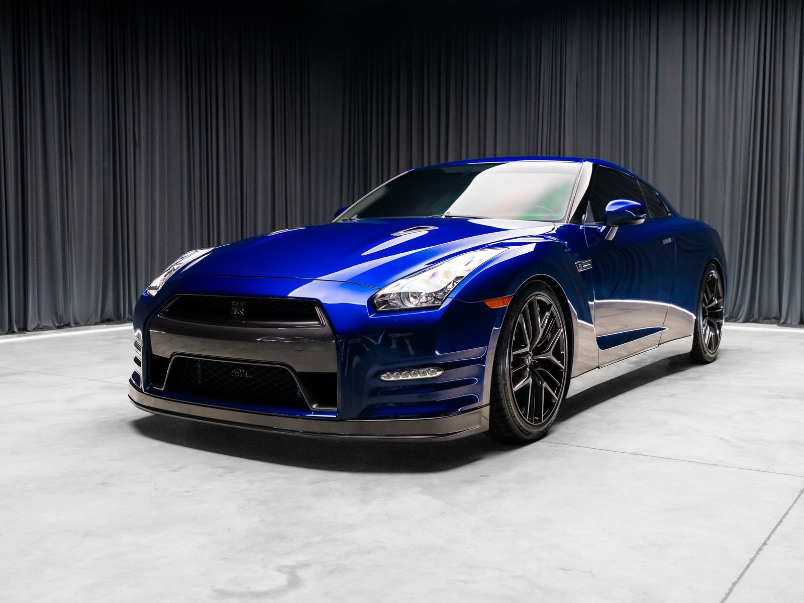 Used 2013 Nissan GT-R Black Edition AWD/4WD image 20