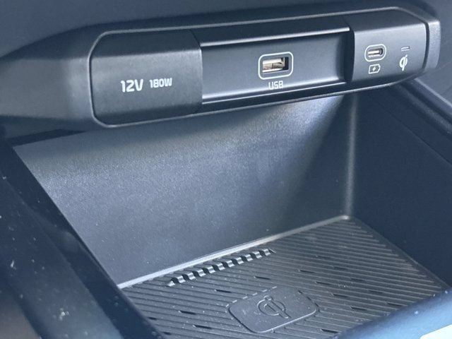 Used 2025 Kia Niro EX Touring FWD image 14