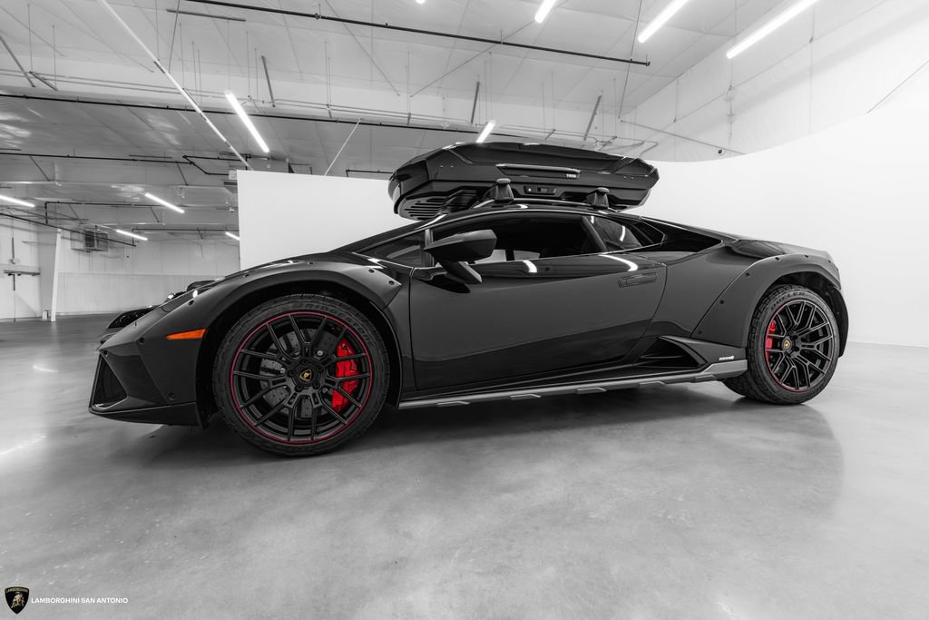 Used 2023 Lamborghini Huracan Sterrato AWD/4WD image 21