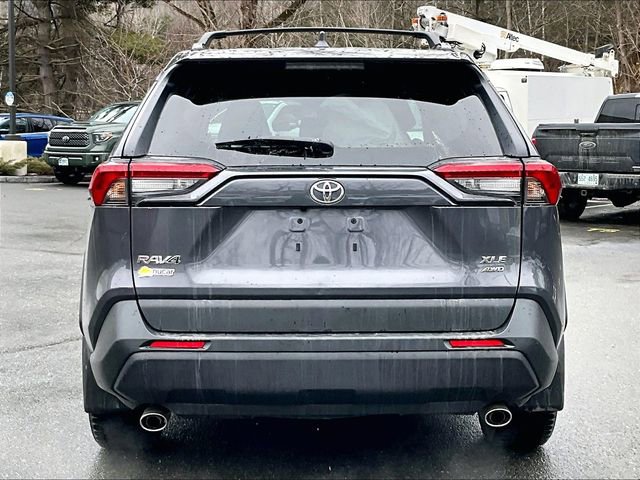 Used 2022 Toyota RAV4 XLE Premium image 4