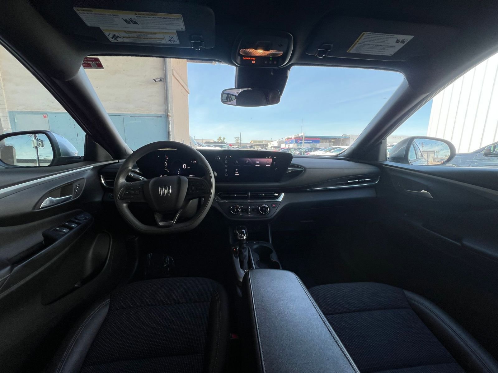 Used 2025 Buick Envista Preferred image 33