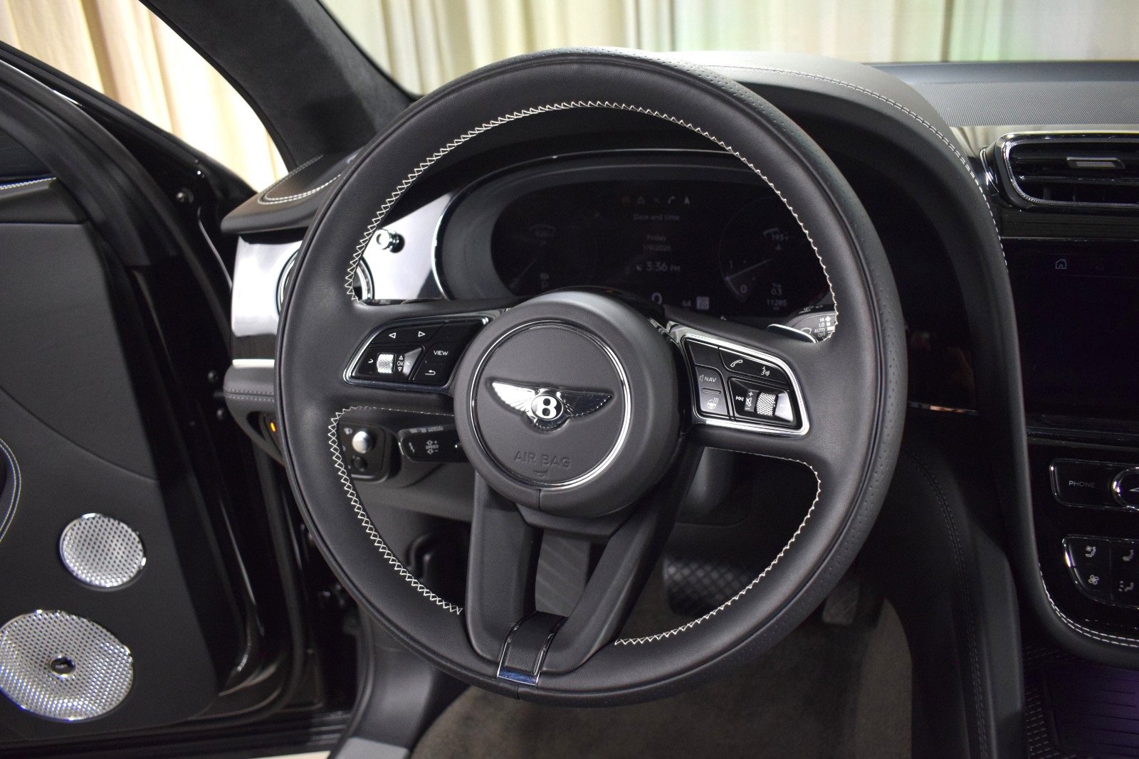 Used 2023 Bentley Bentayga image 4