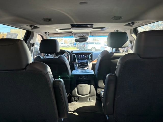 Used 2016 Cadillac Escalade Luxury image 9