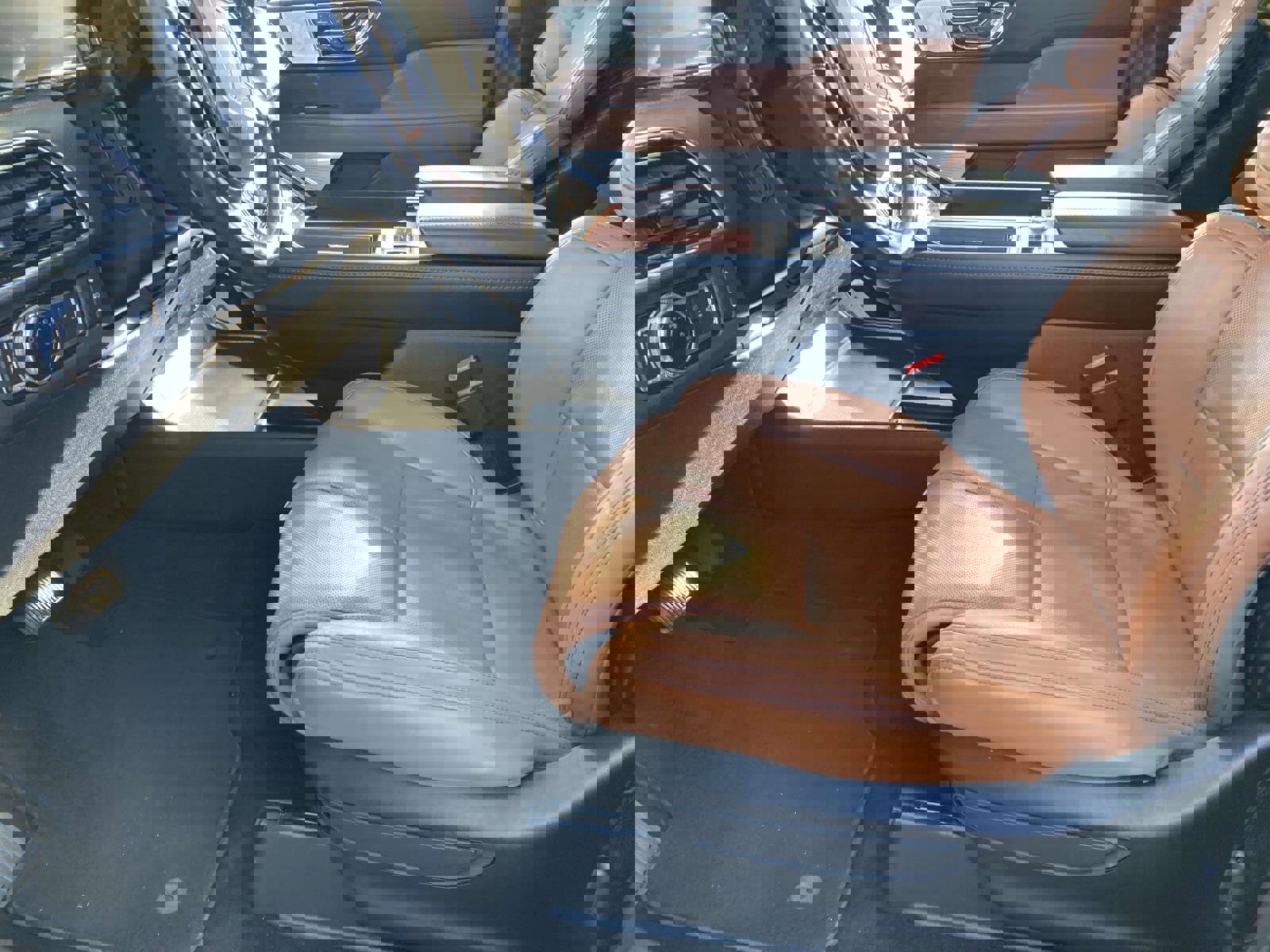 Used 2021 Lincoln Navigator Reserve AWD/4WD image 21