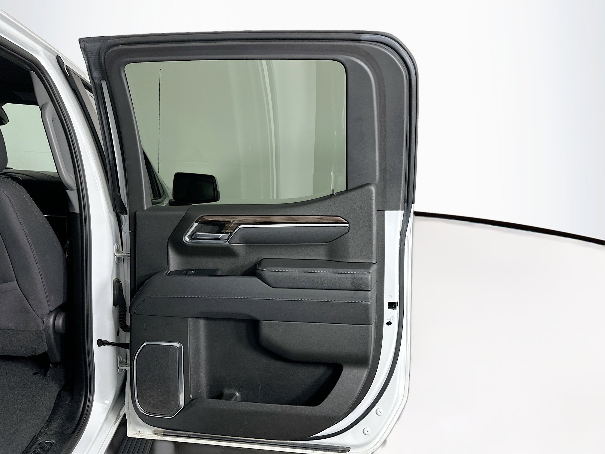 Used 2023 Chevrolet Silverado 1500 LT image 29