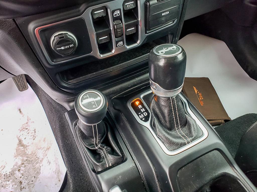 Used 2018 Jeep Wrangler Unlimited Sahara w/ Dual Top Group image 14