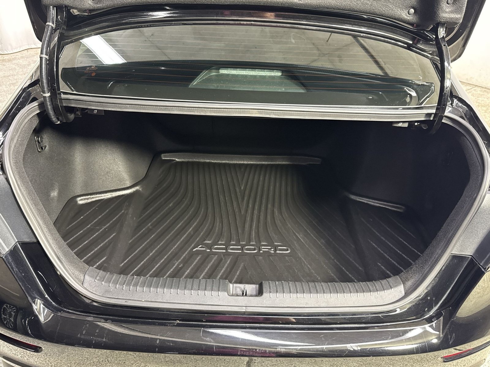 Used 2025 Honda Accord SE image 37