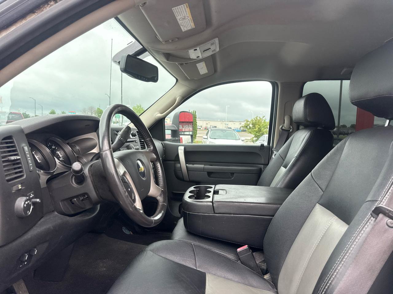 Used 2011 Chevrolet Silverado 2500 LT w/ Interior Plus Package AWD/4WD image 9