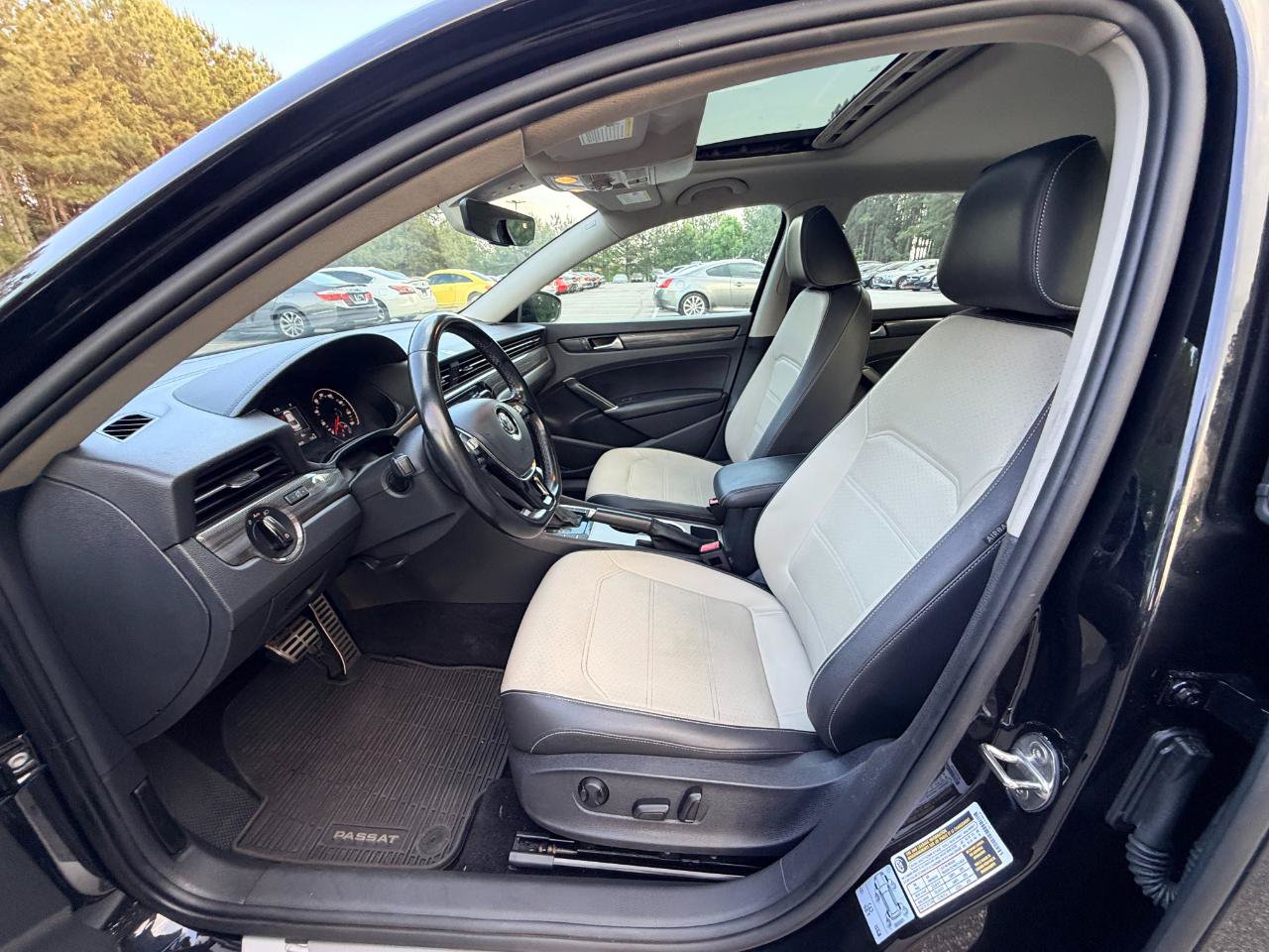 Used 2020 Volkswagen Passat 2.0T R-Line FWD image 9