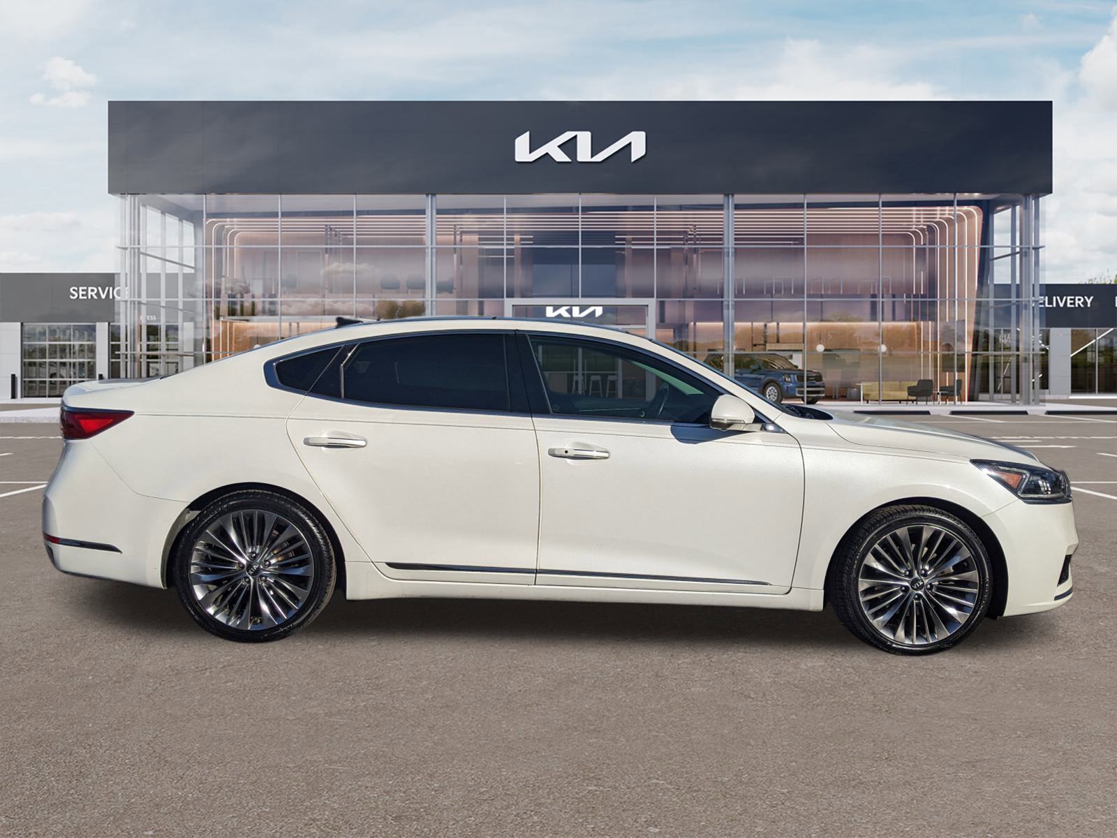 Certified 2019 Kia Cadenza Limited image 3
