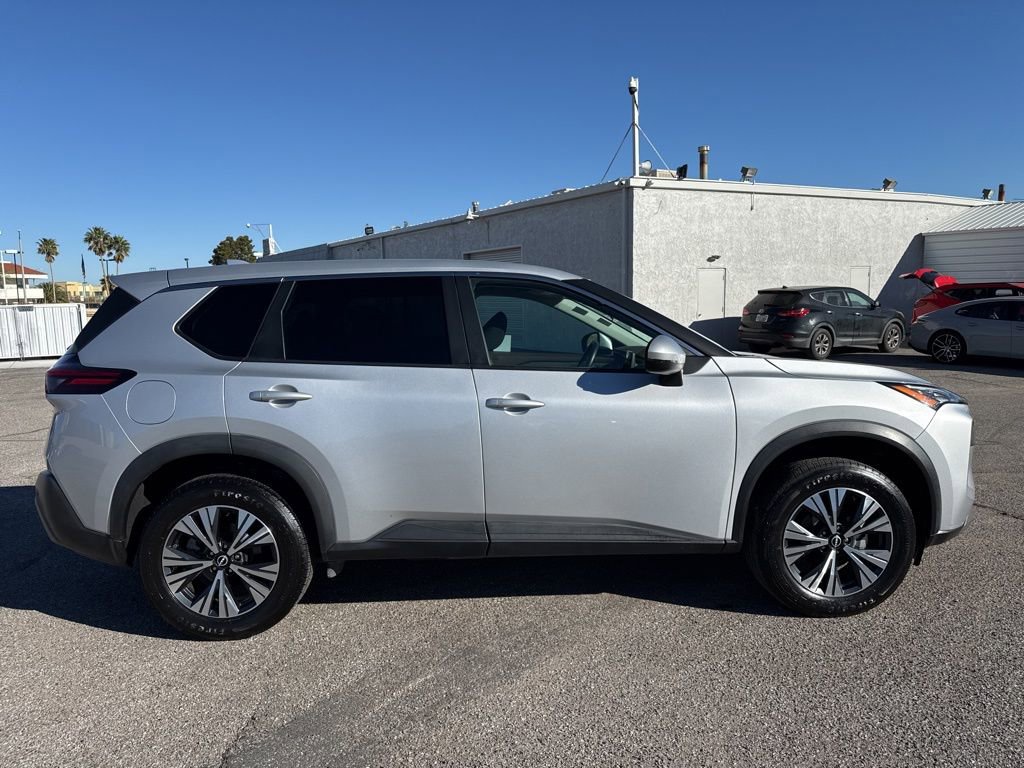 Used 2022 Nissan Rogue SV image 8