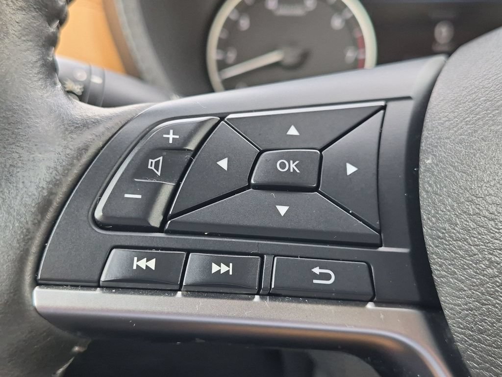 Used 2025 Nissan Sentra SV w/ SV Premium Package FWD image 15