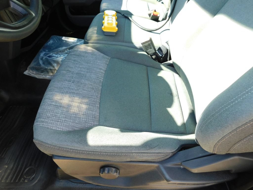 Used 2023 Ford F550 4x4 Regular Cab Super Duty image 39