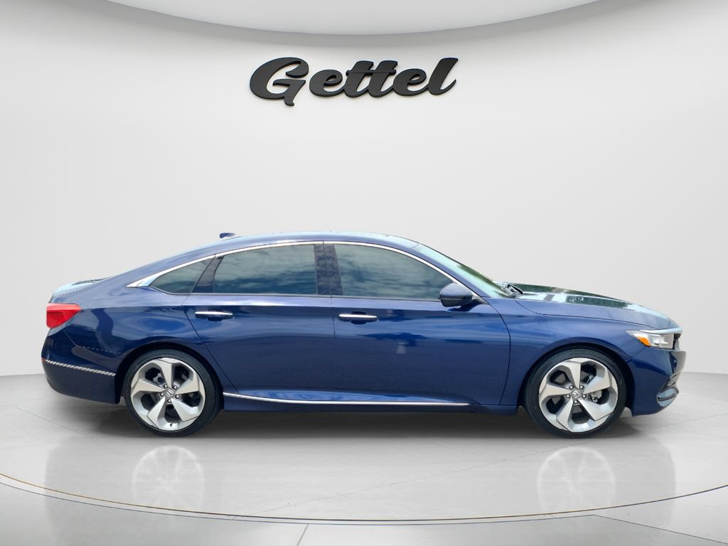 Used 2018 Honda Accord Touring image 4