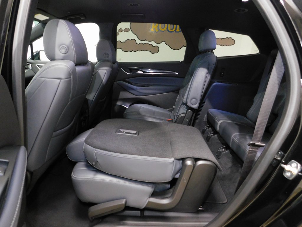 Used 2024 Buick Enclave Essence image 77