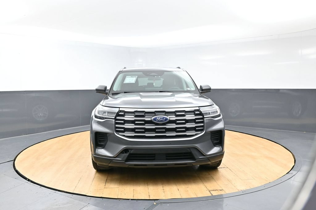 Used 2025 Ford Explorer Active RWD image 4
