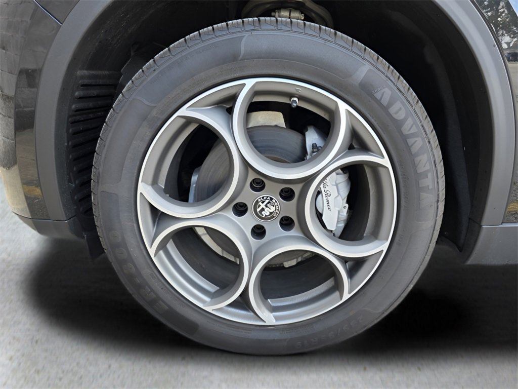 Used 2022 Alfa Romeo Stelvio Sprint image 11