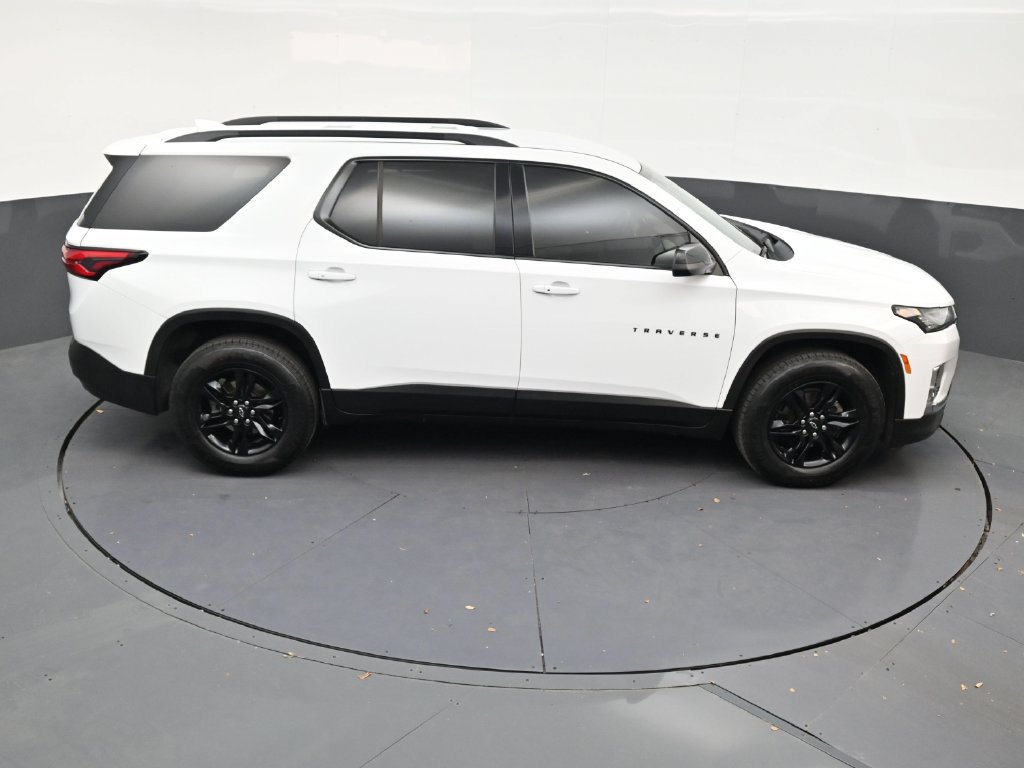 Used 2022 Chevrolet Traverse LS w/ Midnight/Sport Edition FWD image 17