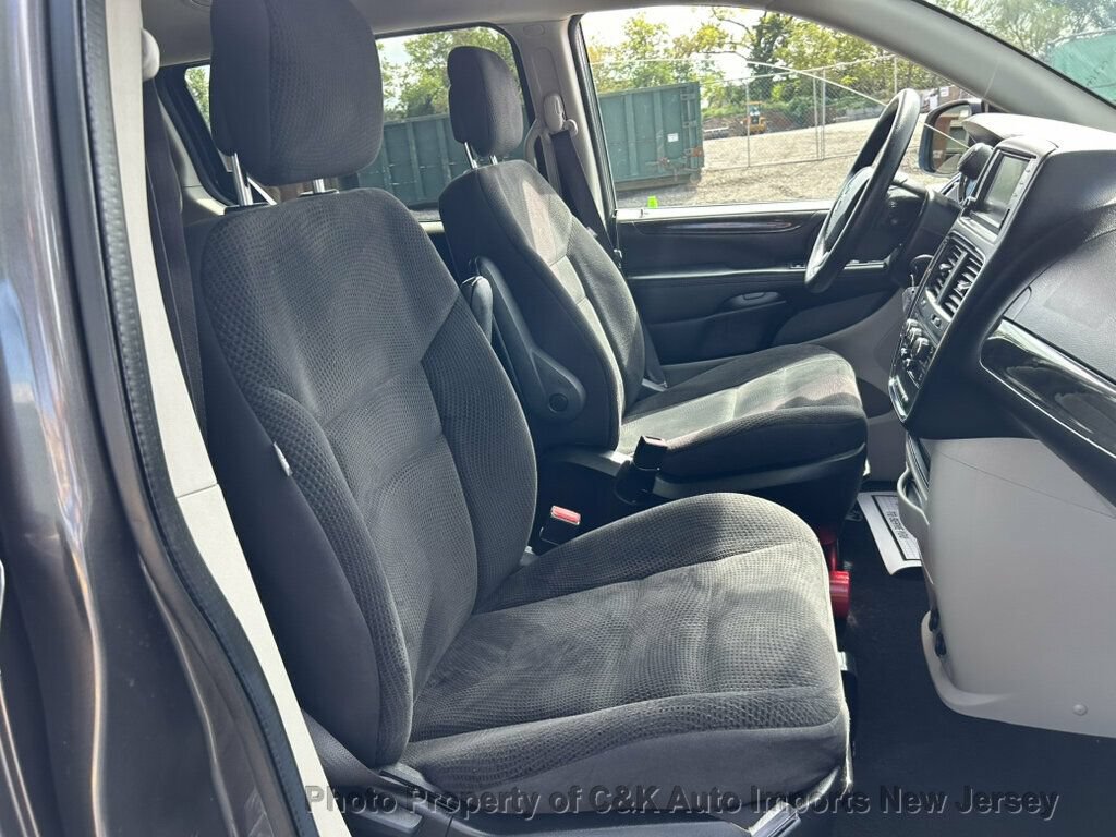 Used 2019 Dodge Grand Caravan SE w/ UConnect Hands-Free Group FWD image 22
