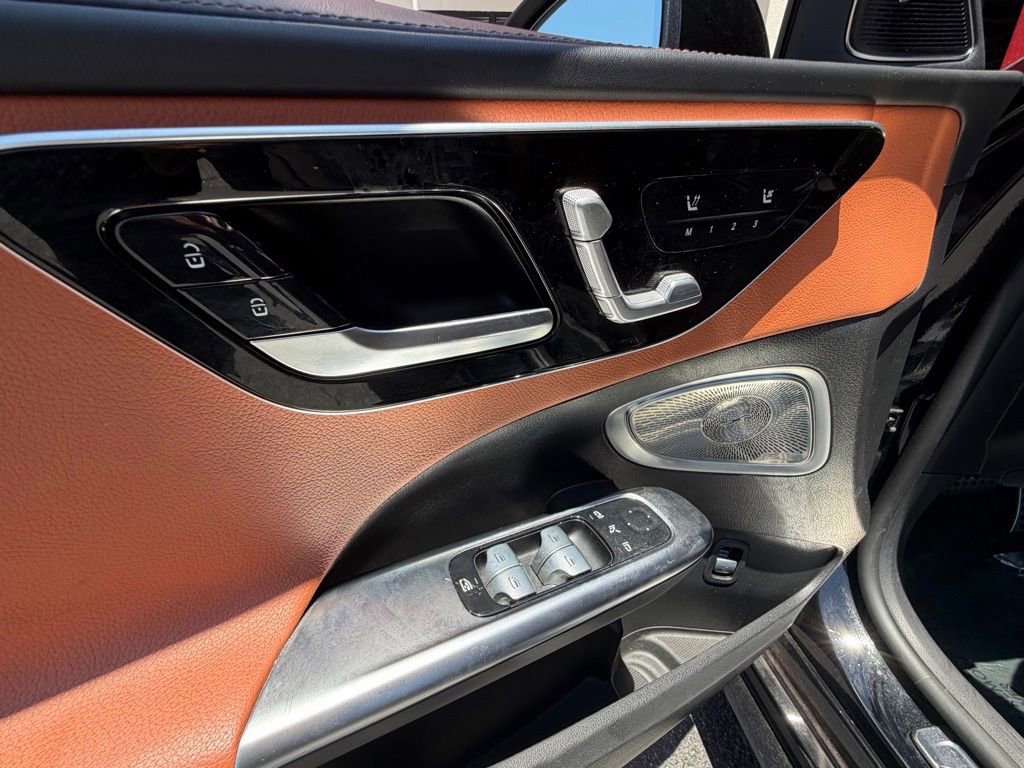 Used 2022 Mercedes-Benz C 300 Sedan image 12