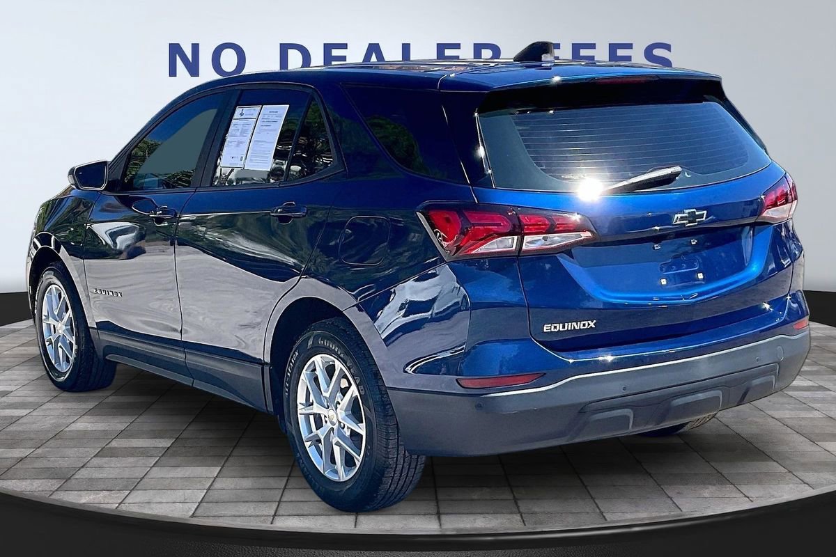 Used 2022 Chevrolet Equinox LS w/ Driver Confidence II Package image 4