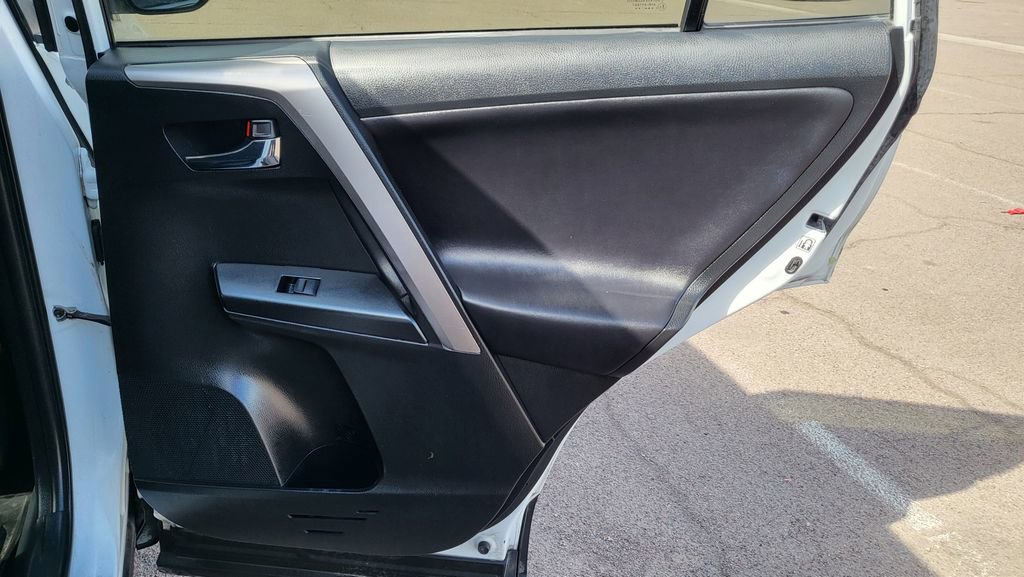 Used 2017 Toyota RAV4 XLE image 19