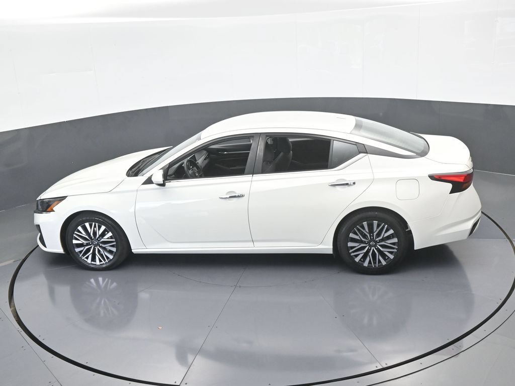Used 2023 Nissan Altima 2.5 SV FWD image 50