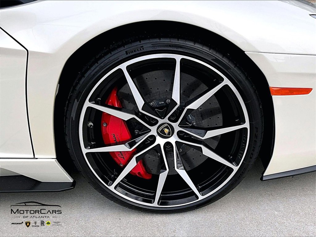 Used 2017 Lamborghini Aventador S image 27