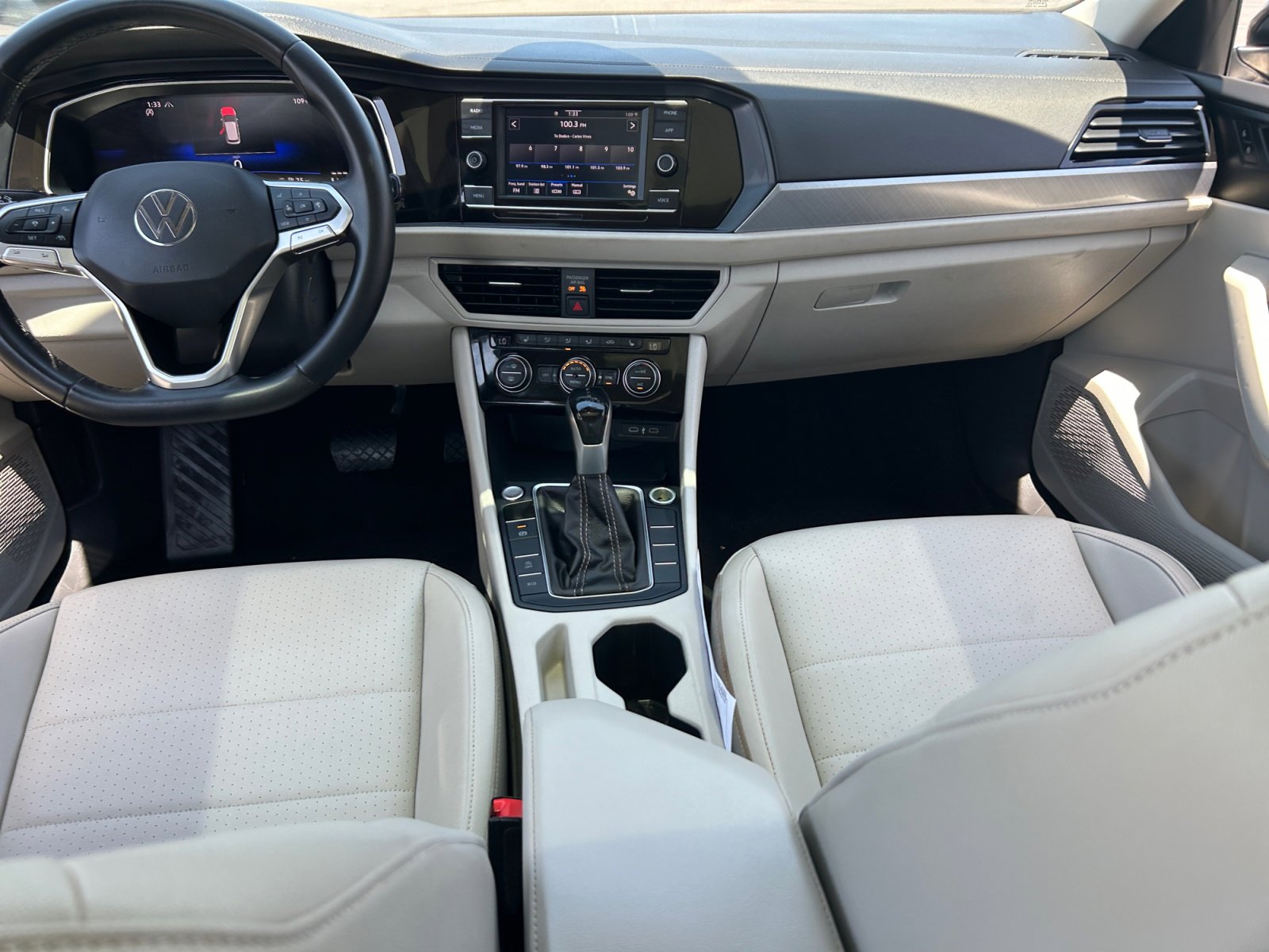 Certified 2024 Volkswagen Jetta SE FWD image 19