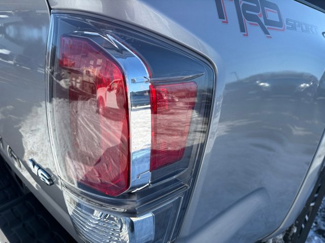 Used 2020 Toyota Tacoma TRD Sport image 33