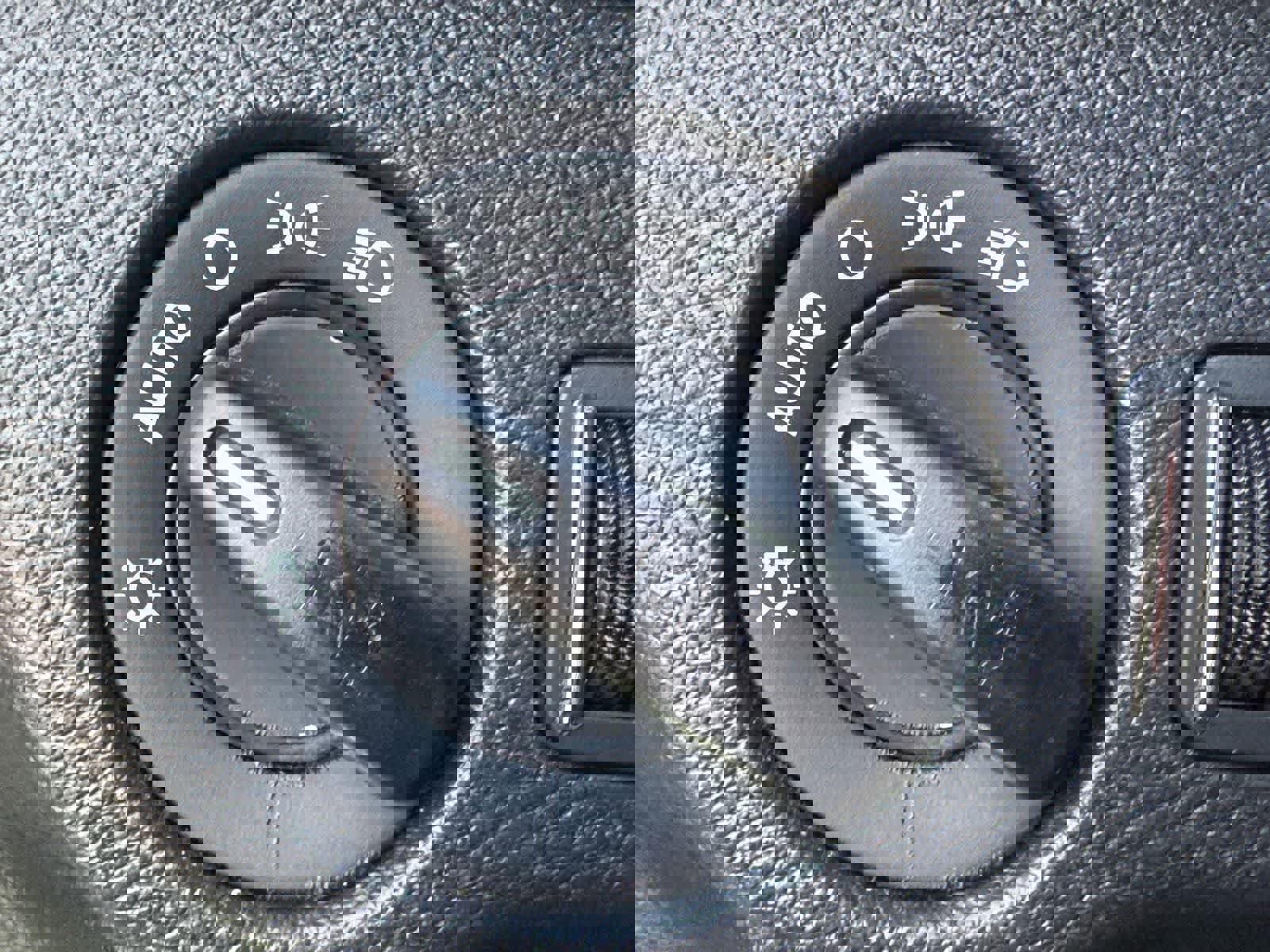 Used 2019 Dodge Challenger SXT w/ Blacktop Package image 6