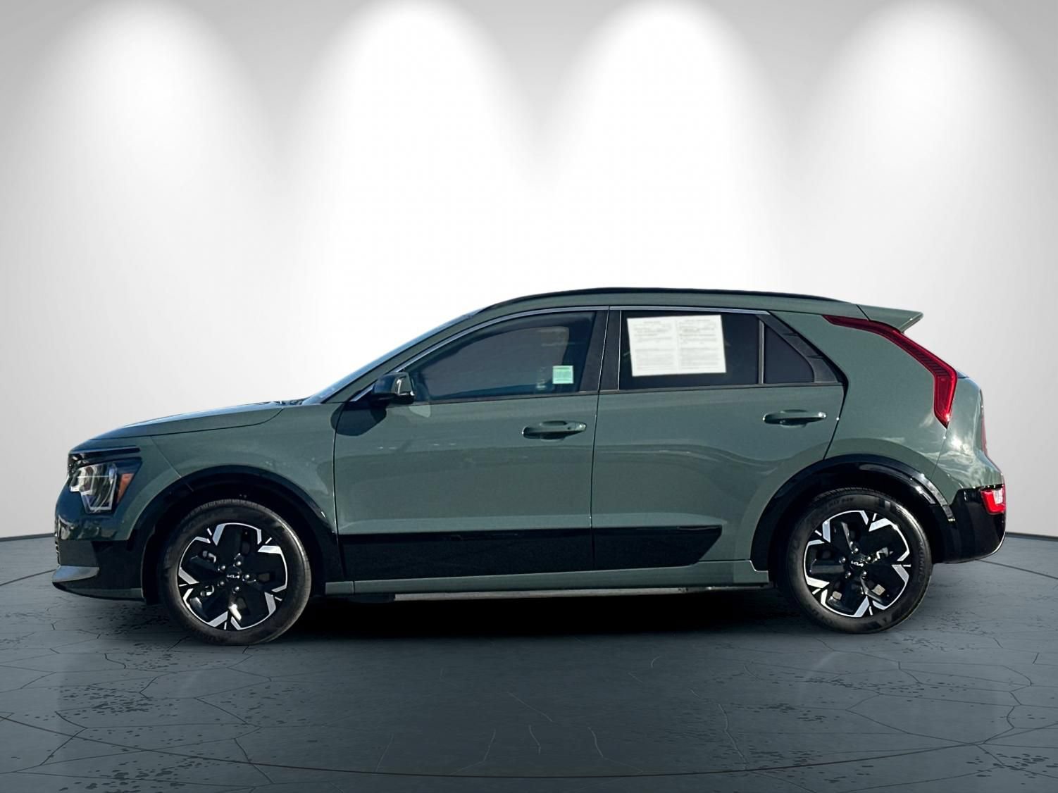 Used 2023 Kia Niro Wind w/ Wind Preserve Package FWD image 7
