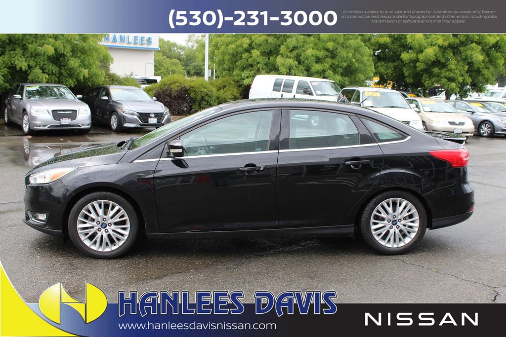 Used 2017 Ford Focus Titanium FWD image 2