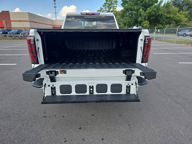 Used 2024 GMC Sierra 2500 AT4 w/ AT4 Preferred Package image 13