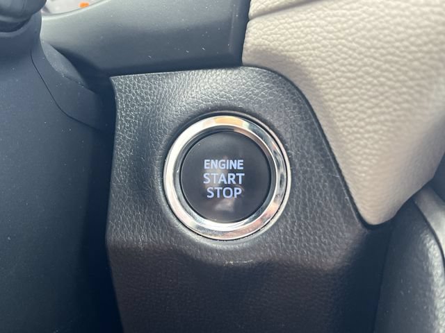 Used 2022 Toyota RAV4 XLE FWD image 24