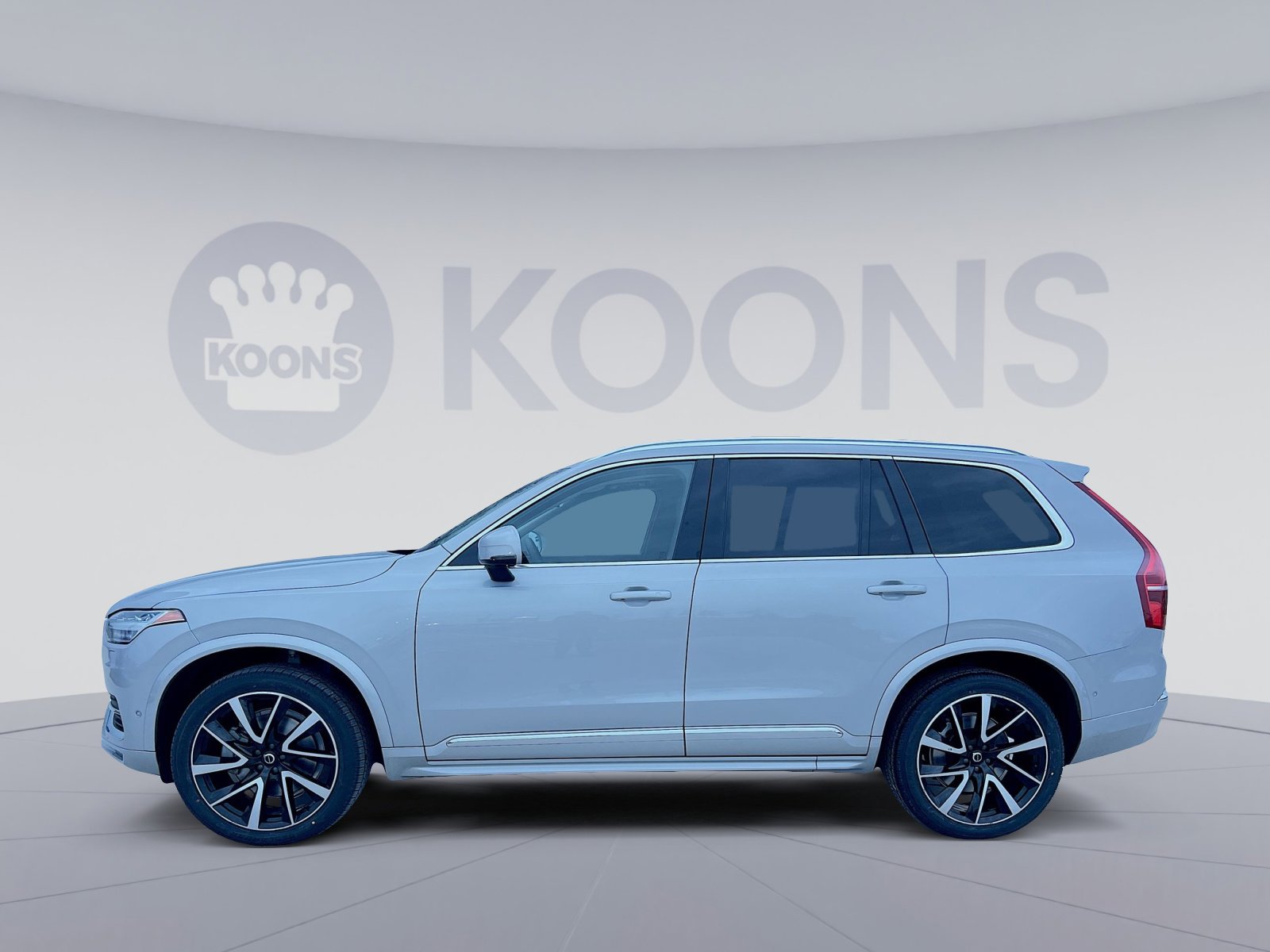 Certified 2023 Volvo XC90 B6 Plus image 2