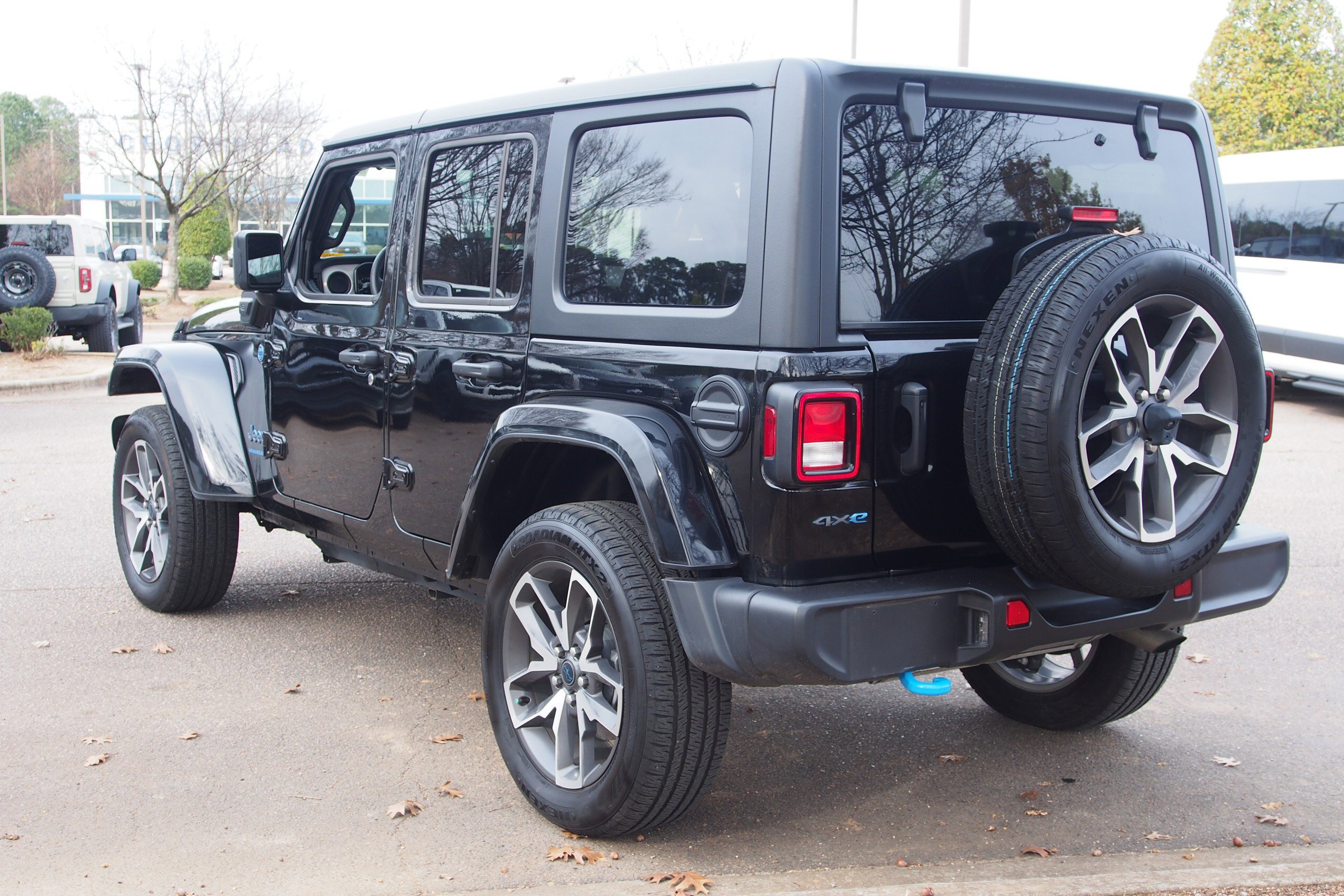 Used 2024 Jeep Wrangler Sport S w/ Convenience Group image 5