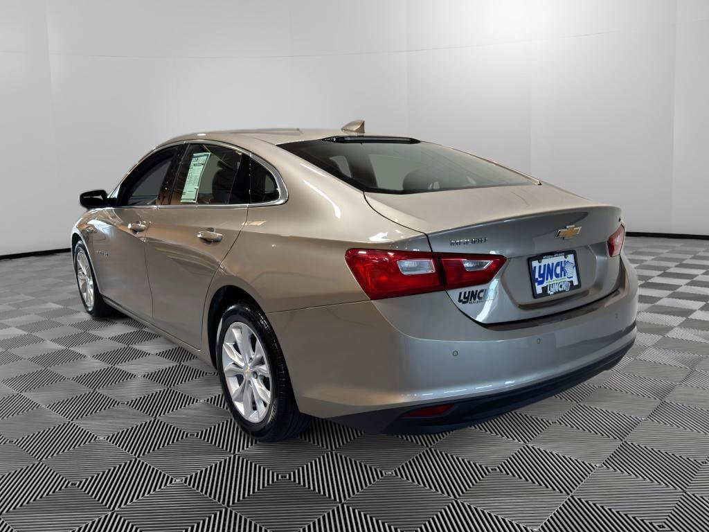 Used 2025 Chevrolet Malibu LT FWD image 3