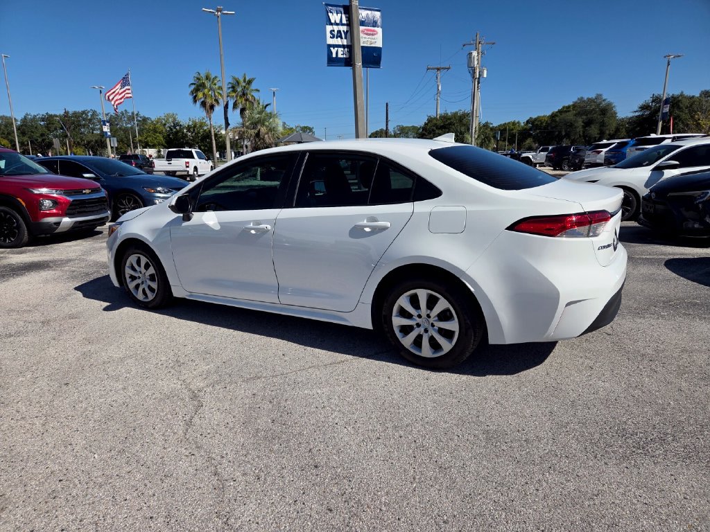 Used 2024 Toyota Corolla LE FWD image 10