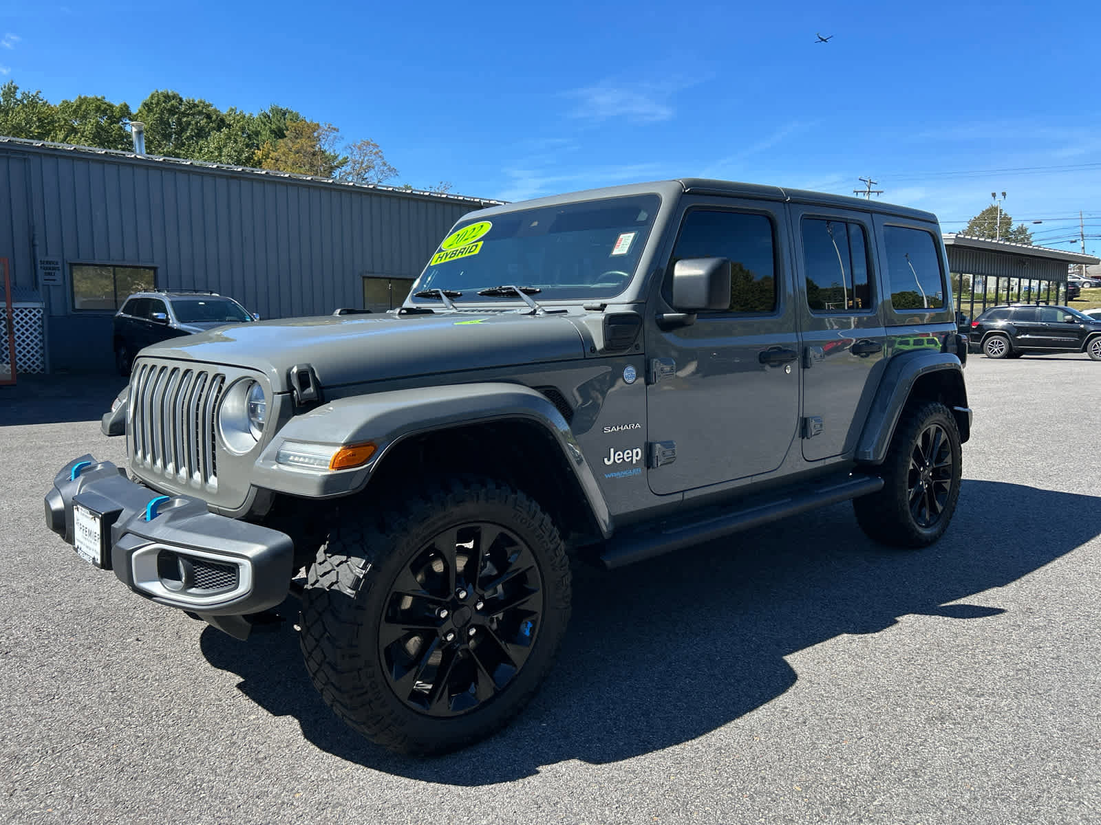 Used 2022 Jeep Wrangler Unlimited Sahara w/ Safety Group image 11