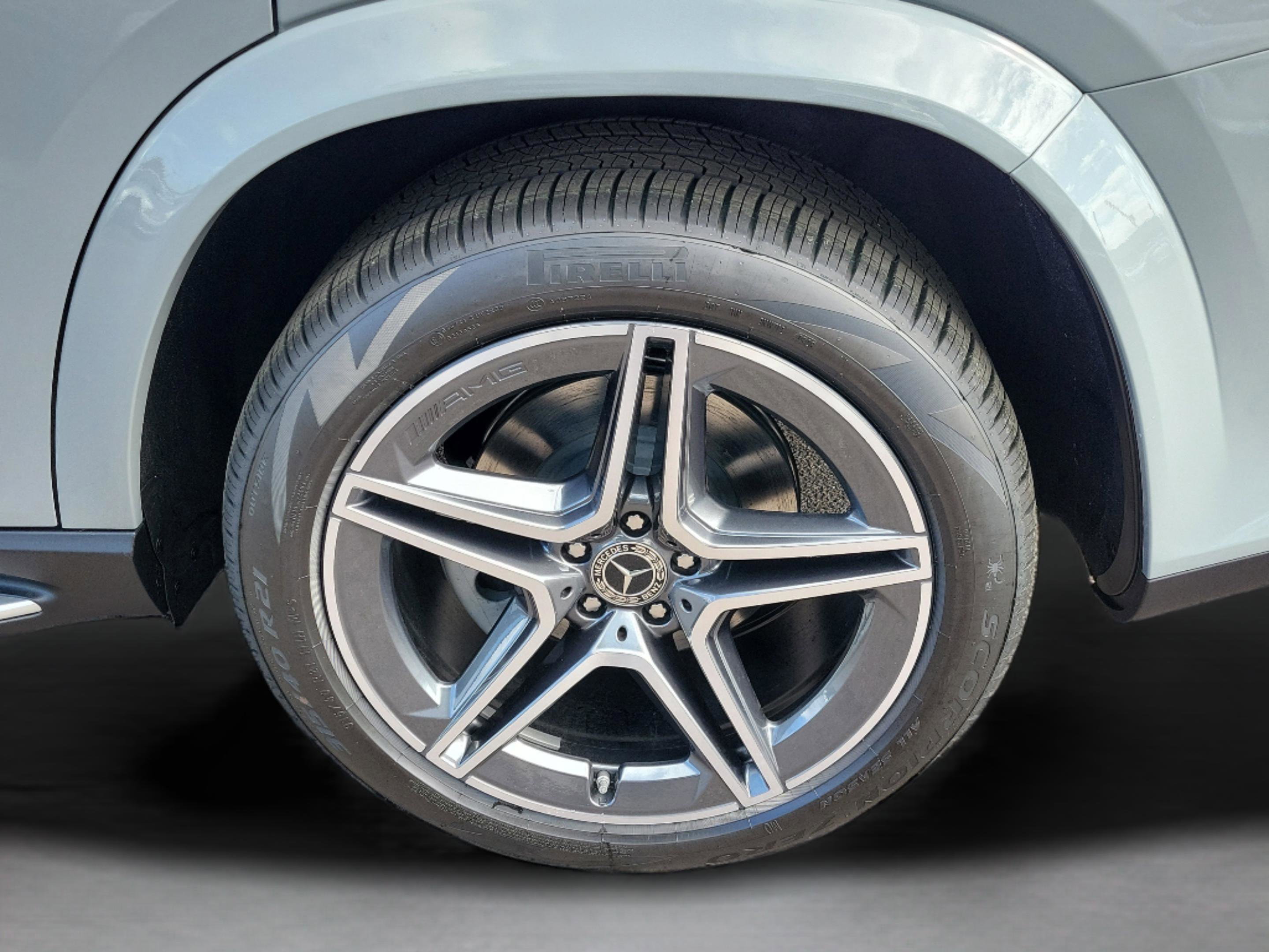 New 2026 Mercedes-Benz GLS 450 4MATIC image 31